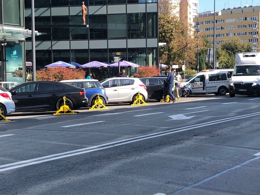 Deszcz mandatów na parkingu w centrum Warszawy. Straż...