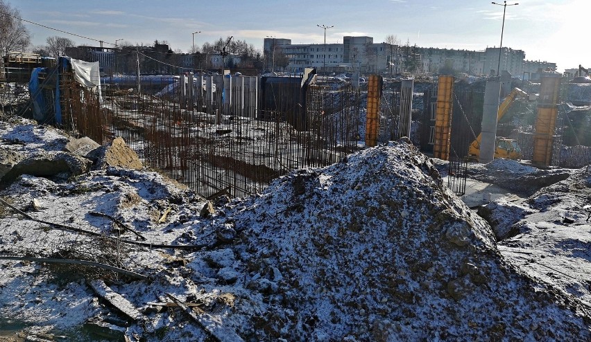 Kraków. Budowa tramwaju do Górki Narodowej. Od 1 lutego kierowców czekają kolejne utrudnienia w ruchu [ZDJĘCIA]