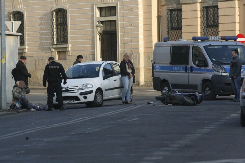 Ranny motocyklista w Legnicy (ZDJĘCIA)