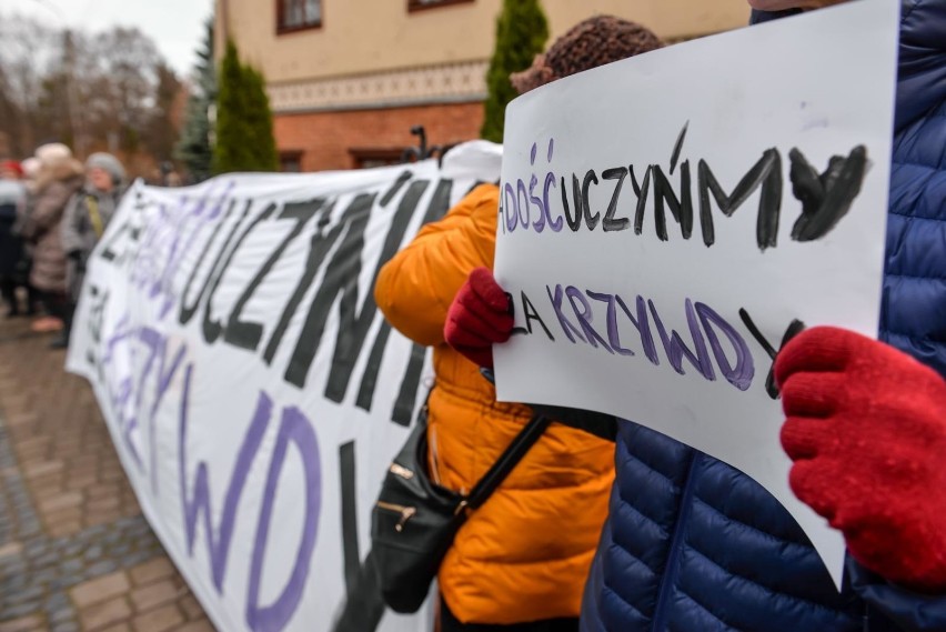 Protest wiernych pod gdańską Kurią. 1.12.2019