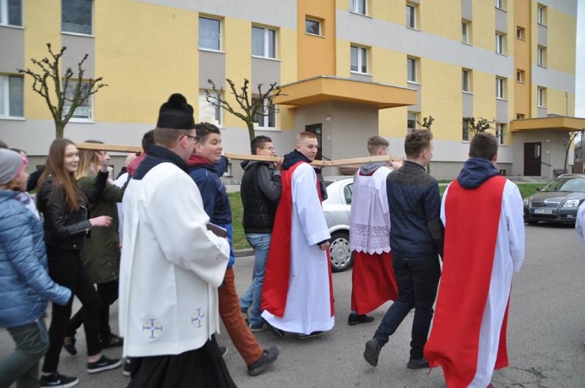 Droga Krzyżowa ulicami Uniejowa