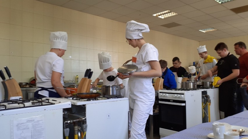 Uczniowie z brzezińskiej "Jedynki" w czołówce konkursu kulinarnego