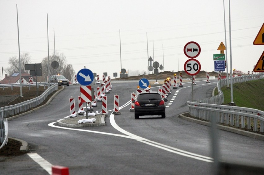 Wiadukt nad drogą ekspresową S3 w Legnicy już przejezdny