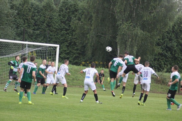 LKS Ciężkowianka zmierzył się z Victorią 1918 Jaworzno w Wielkich Derby Jaworzna na stadionie w Ciężkowicach. W sumie padły 4 bramki, w tym jedna samobójcza, wyrównująca wynik spotkania.