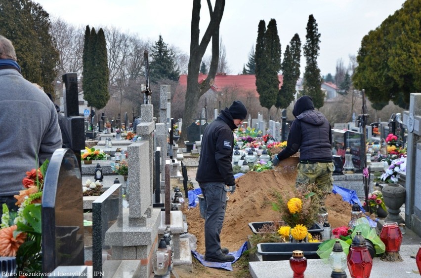 IPN: Na cmentarzu przy ul. Unickiej w Lublinie znaleziono szczątki czterech więźniów z lubelskiego Zamku