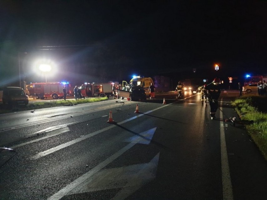 Poważny wypadek na krajowej ,,jedenastce" w Pleszewie. Cztery osoby trafiły do szpitala