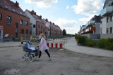 Nowa ulica za 400 tys. zł. Koniec jeżdżenia po betonowych płytach (FOTO)