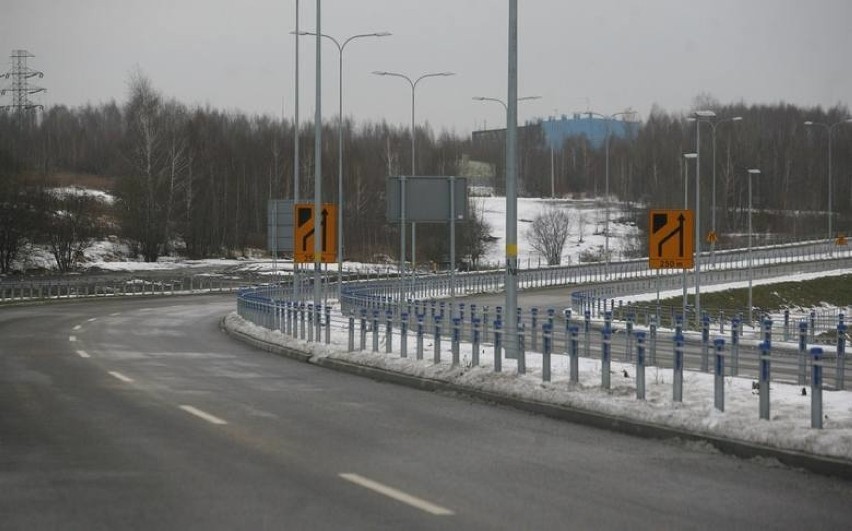 Budowa kilometra trasy N-S w Rudzie Śląskiej między DTŚ i A4...