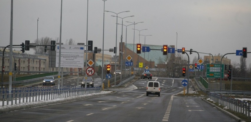Budowa kilometra trasy N-S w Rudzie Śląskiej między DTŚ i A4...