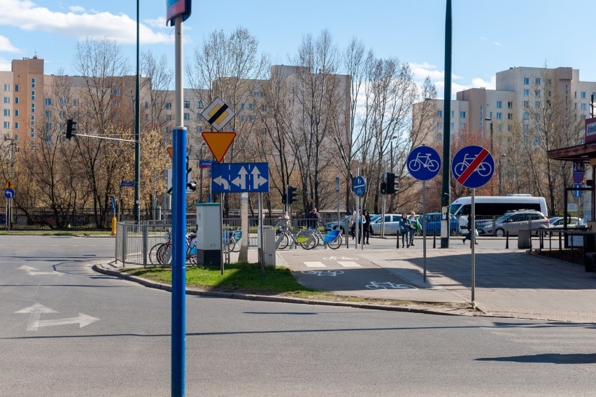 Rusza remont skrzyżowania al. "Solidarności" z ul. Szwedzką. Utrudnienia potrwają do połowy grudnia [OBJAZDY, ZMIANY TRAS AUTOBUSÓW]