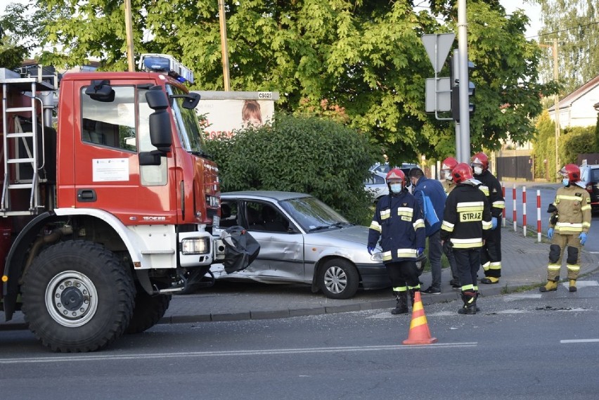 Do groźnego wypadku doszło na skrzyżowaniu ul. Zadębie z ul....