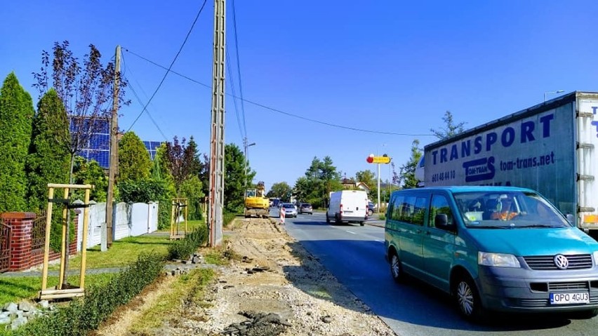 Budowa ścieżki pieszorowerowej wzdłuż ulic Grudzickiej i...