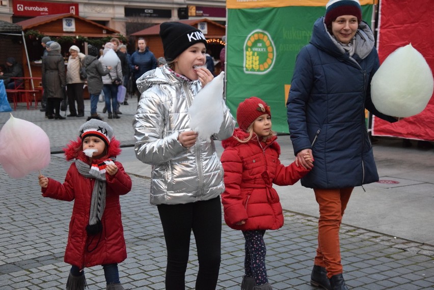 KROTOSZYN: Kiermasz bożonarodzeniowy na rynku czas rozpocząć. Czeka wiele atrakcji [FOTOGALERIA]