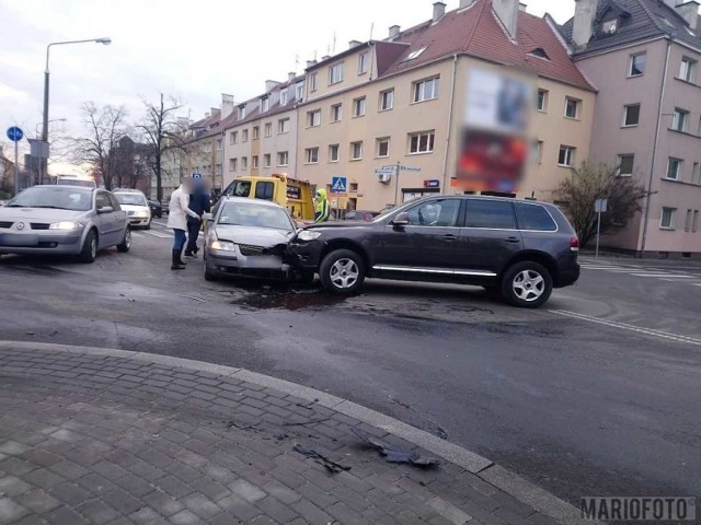 Skrzyżowanie ulic Katowickiej i Kośnego. Mieszkańcy alarmują, że jest tam niebezpiecznie.