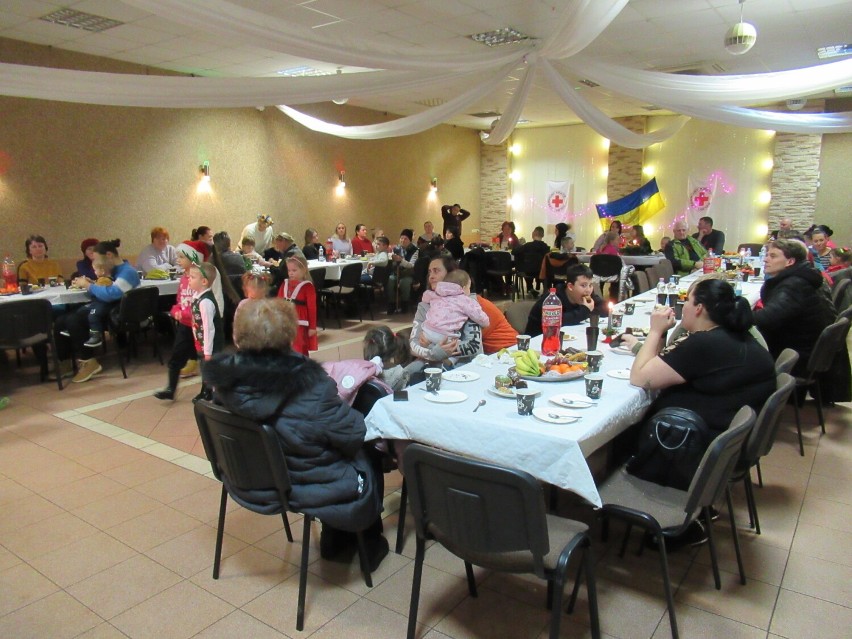 Świąteczne spotkanie integracyjne dla rodzin ukraińskich i polskich Oddziału Rejonowego PCK w Złotowie 
