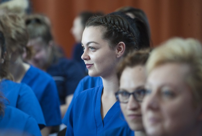 Czepkowanie studentów w Państwowej Wyższej Szkole Zawodowej [ZDJĘCIA]