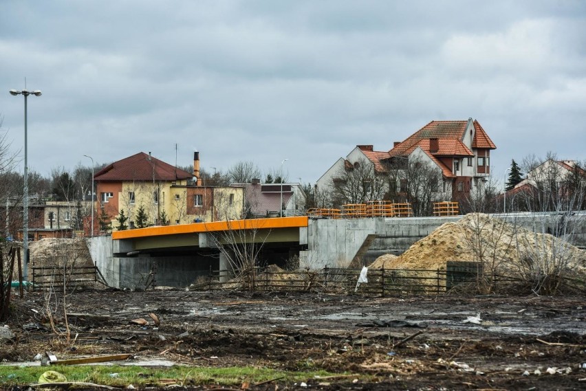 - Gdy tylko został nam przekazany brakujący fragment terenu,...