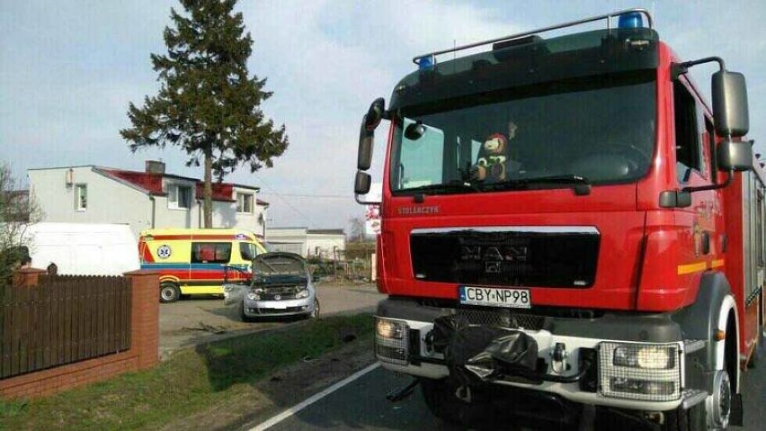 Wypadek w Buszkowie. Ranny odleciał śmigłowcem do szpitala [zdjęcia]