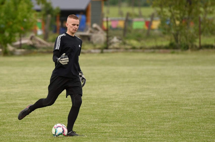 Klasa O Jarosław. Orzeł Torki pokonał u siebie Łęk Ostrów 1:0. Gola strzelił Wiktor Wiątek [ZDJĘCIA]