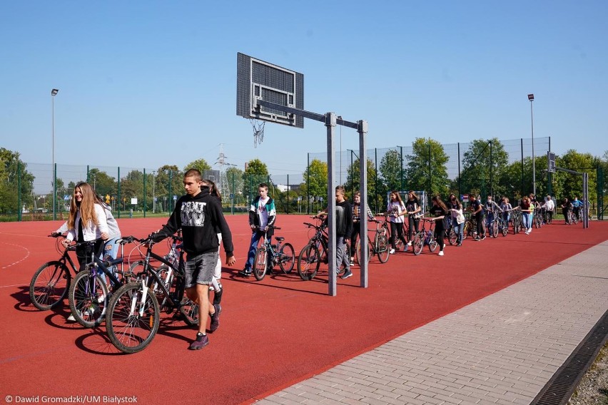 Szkoła Podstawowa nr 43 wzbogaciła się o ponad 60 rowerów