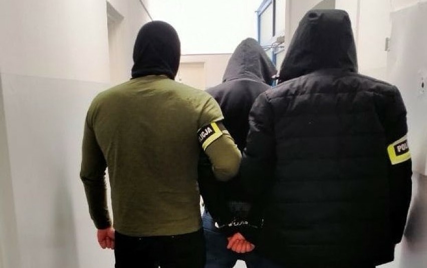 Policjanci z Bełchatowa zatrzymali mężczyznę z narkotykami