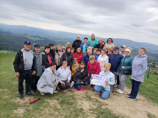 Członkowie Stowarzyszenia „Aktywni Dobrzyniacy 55+” zorganizowali wycieczkę, podczas której zwiedzili Małopolskę i Beskid Śląski