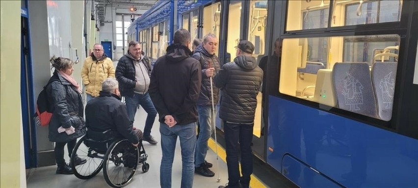 MPK w Krakowie planuje zakup 90 tramwajów. Specjaliści i osoby niepełnosprawne sprawdzali ich dostępność 