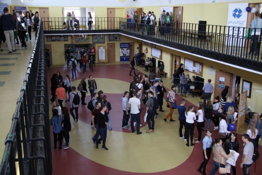 Targi edukacyjne zorganizowane zostały w Bytowie już po raz ósmy. Oferty zaprezentowało 27 uczelni 