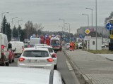 Poranny wypadek w Tarnowie. Na ulicy Krakowskiej subaru zderzyło się z bmw [ZDJĘCIA]