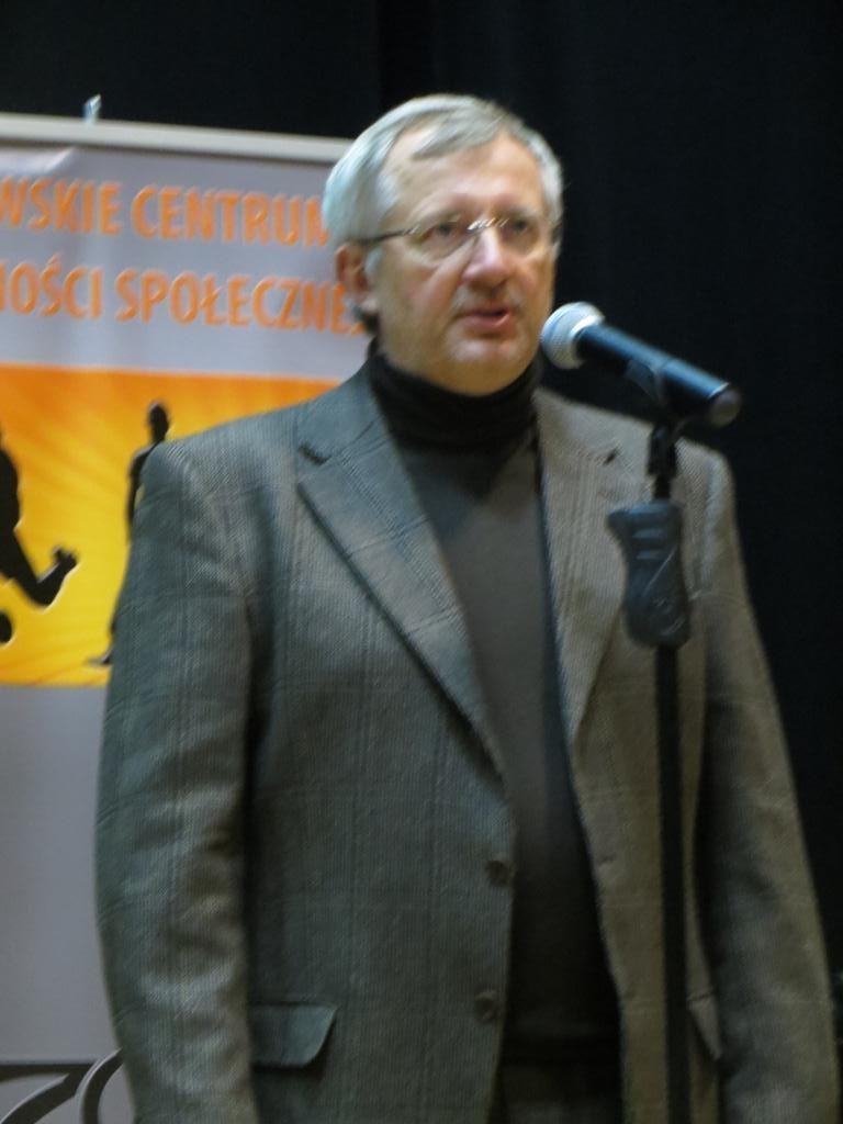 Złotów: Marek Siwiec w Złotowie. Eurodeputowany wykładał w Sali kinowej ZCAS