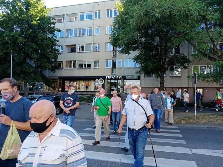 Procesja Męskiego Różańca po raz dziewiąty przeszła ulicami Oleśnicy [FOTO]