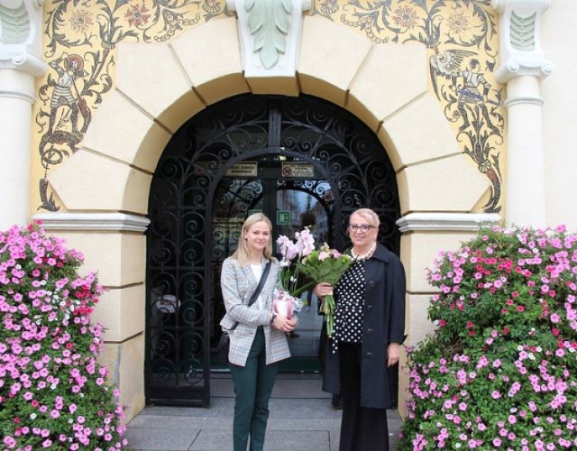 Pożegnanie dotychczasowej dyrektorki Żłobka nr 3 w Żarach. Nową dyrektorką została Natalia Bernat - Dziemanowicz.