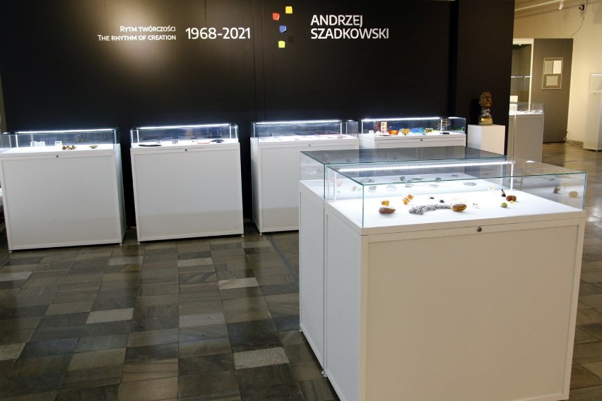 Rozpoczął się Festiwal SREBRO w Legnicy. Na 14 wystawach można obejrzeć nowoczesną biżuterię i obiekty designu [ZDJĘCIA]