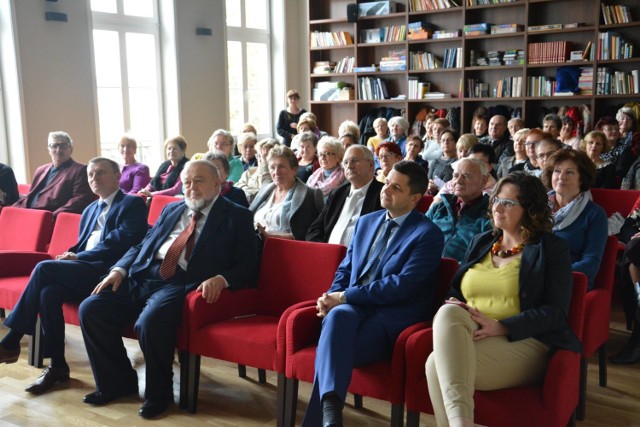 Nowy Dwór Gdański. Nowodworscy seniorzy rozpoczęli trzeci rok akademicki na Uniwersytecie Trzeciego Wieku. W tym roku czeka na nich wiele ciekawych zajęć, nie tylko edukacyjnych, ale i ruchowych.