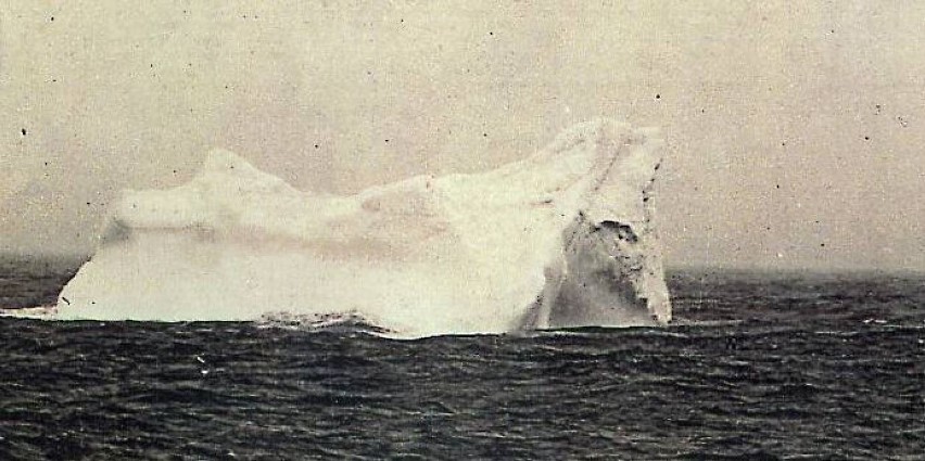 Góra lodowa, w którą najprawdopodobniej uderzył Titanic 14...