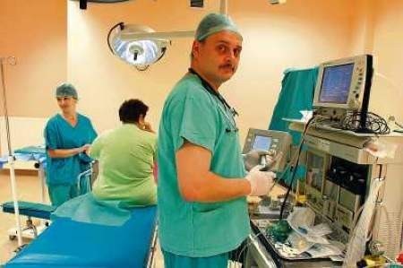 Lista lekarzy wyjeżdżających do pracy za granicę może być dłuższa &amp;#8211; twierdzi anestezjolog Artur Szymura, który na co dzień pracuje w Wojewódzkim Szpitalu Specjalistycznym nr 3 w Rybniku.