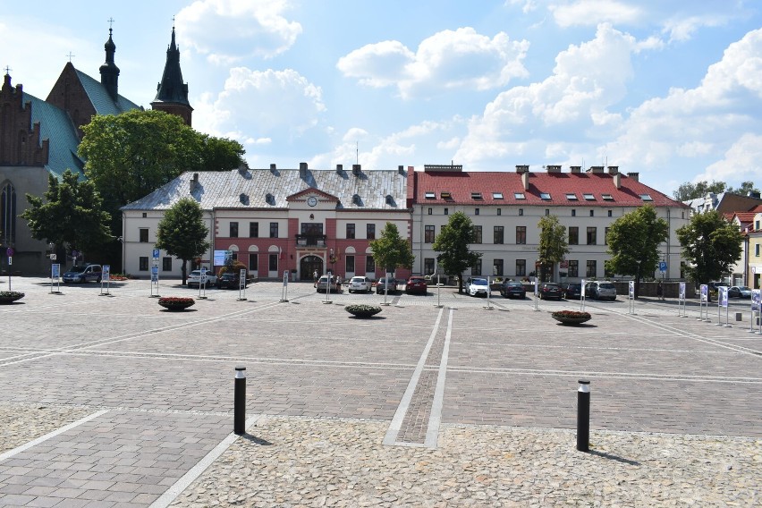 Temperatura na Rynku w Olkuszu sięga nawet 36 stopni...