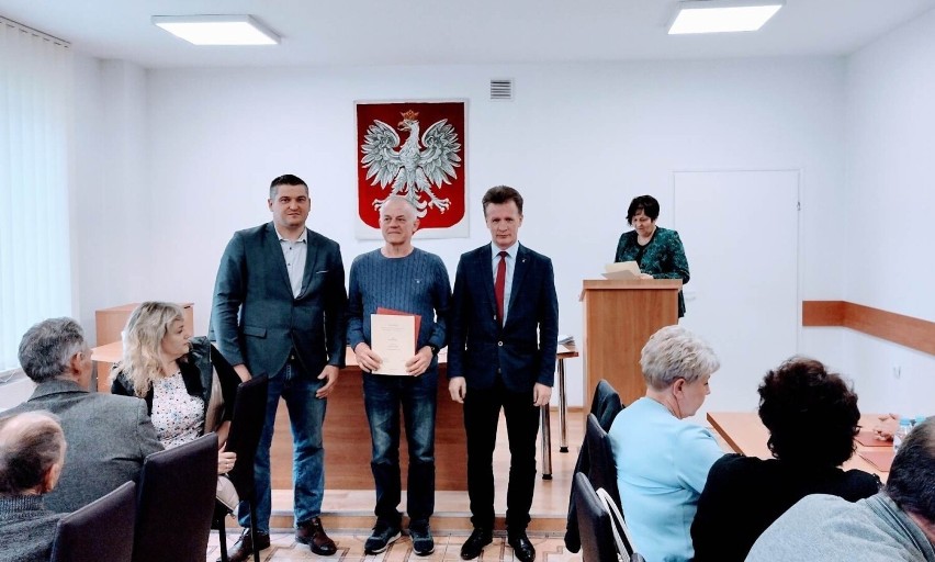 Sołtysi z gminy Rzewnie otrzymali podziękowania za pracę i zaświadczenia o wyborze na kolejną kadencję. 5.05.2023