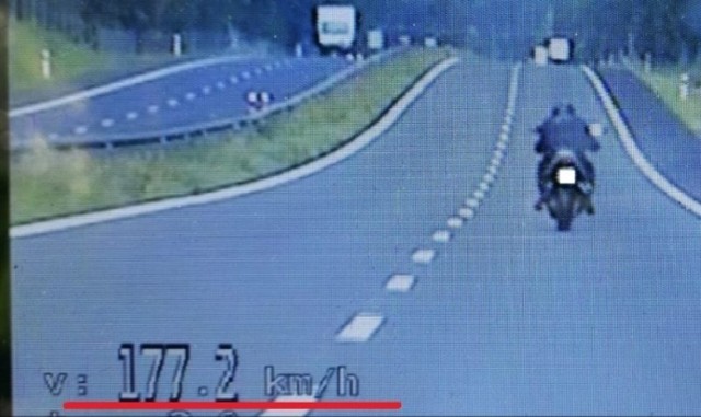 Kierowca motocykla miał na liczniku 177 km/h.