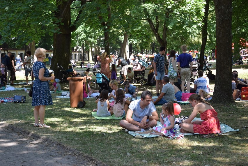 Podlaskie Śniadanie Mistrzów ponownie. Jemy i oglądamy w ogrodach Pałacu Branickich [foto]