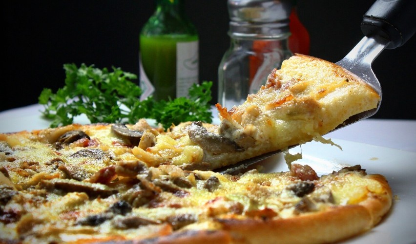 Pizzeria "U Macieja", OCENA: 4,4 (45 opinii z Google), ul....