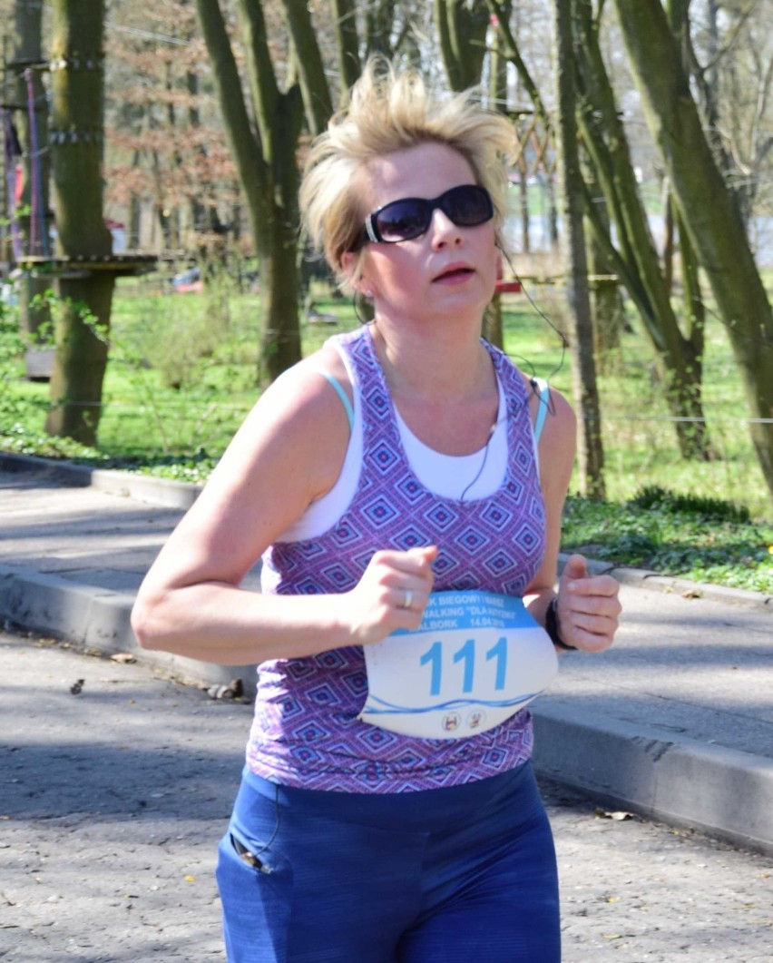 Razem i na sportowo "Dla autyzmu" w Malborku [ZDJĘCIA, cz. 2]. III Piknik Biegowy oraz Marsz Nordic Walking 