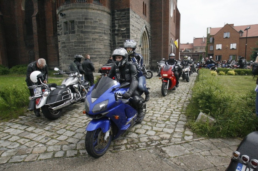 Motocykliści rozpoczęli sezon w Legnicy (ZDJĘCIA)