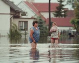 Powódź Tysiąclecia: 23 lata temu wielka woda spustoszyła Polskę. Dzisiaj też wciąż pada i pada... Zobacz archiwalne ZDJĘCIA