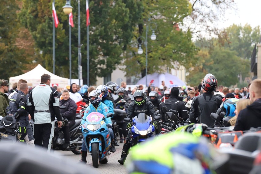 Ulicami miasta przejechało kilkuset motocyklistów.