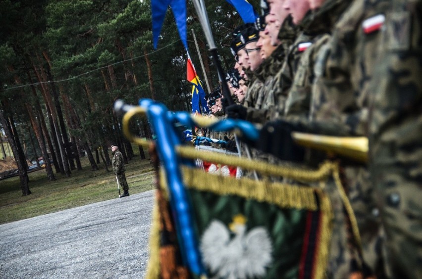 Hetmańska Brygada Kawalerii z Żagania na nowego dowódcę. Żołnierze powitali swojego nowego szefa [ZDJĘCIA]