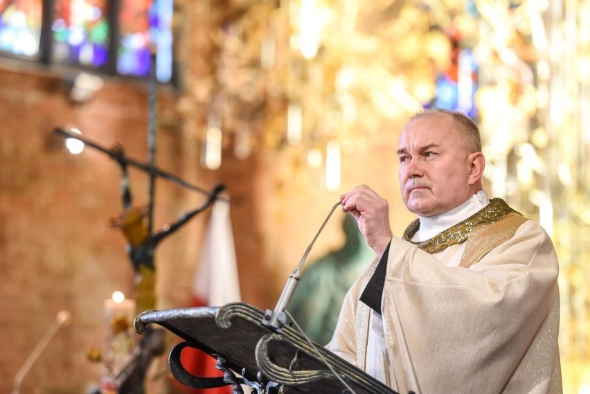 Msza święta za mundurowych w Bazylice św. Brygidy w Gdańsku. Ks. Ludwik Kowalski "W ostatnich tygodniach jest zagrożona Nasza Ojczyzna"