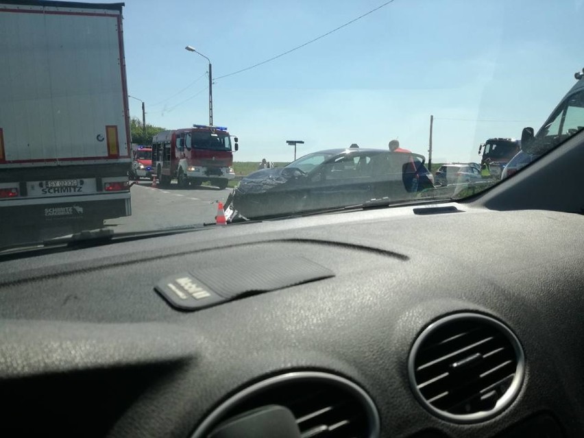 Boniowice: Wypadek na DK94. Zderzenie osobówek, trzy osoby ranne
