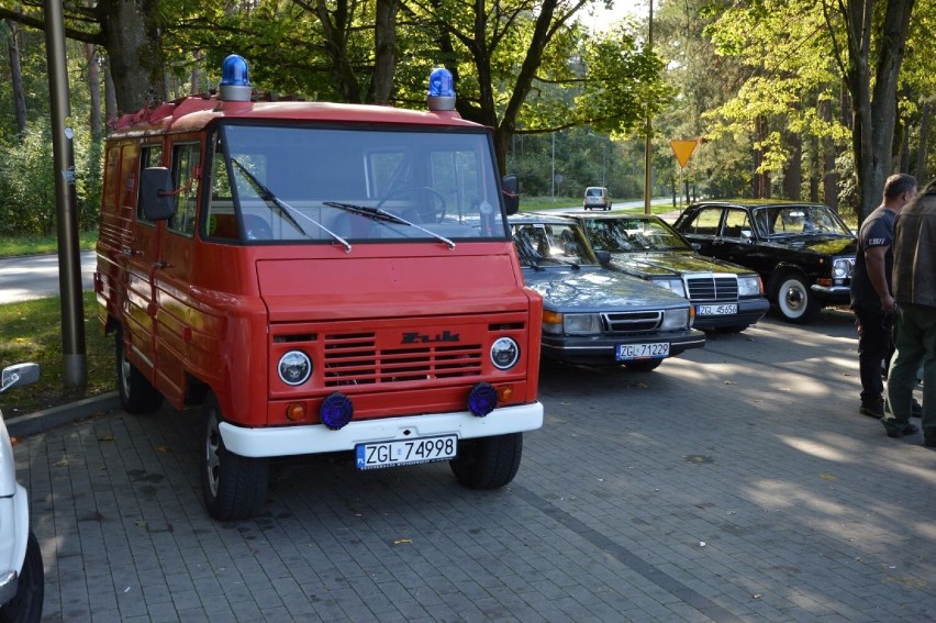 Piękne gabloty, motoryzacyjne zabytki. Goleniowskie klasyki