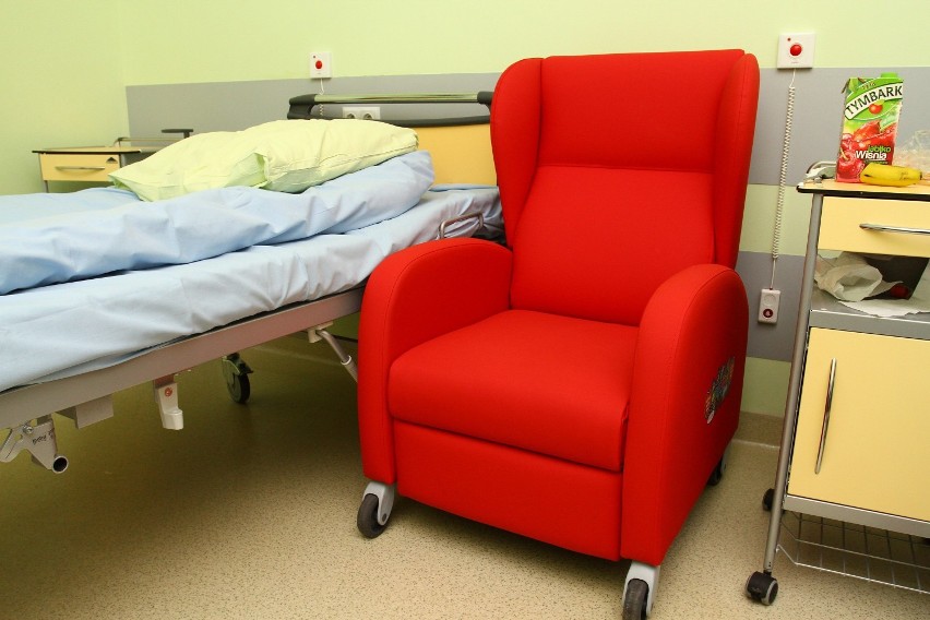Na oddział dziecięcy do szpitala w Piotrkowie trafiły fotele...